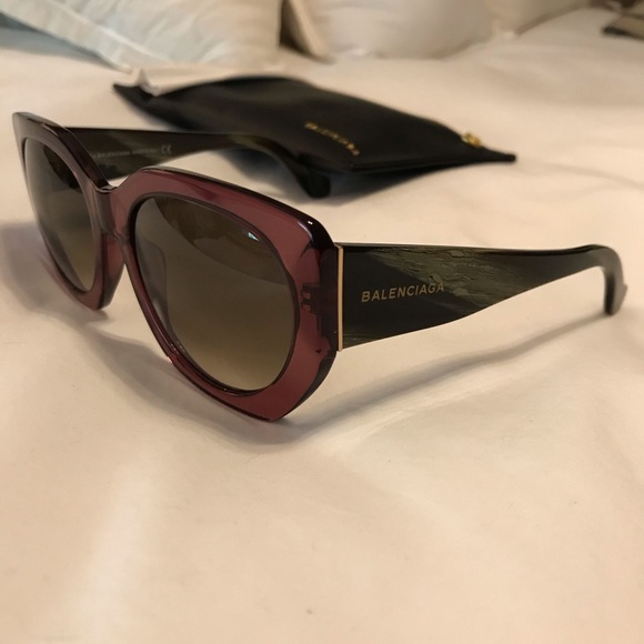 New Balenciaga Pink and Black Sunglasses - Picture 2 of 3